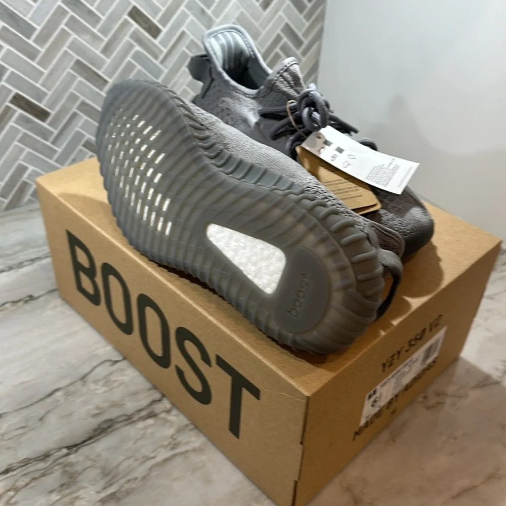 Yeezy 350 V2 Steel Grey - Picture 5 of 5